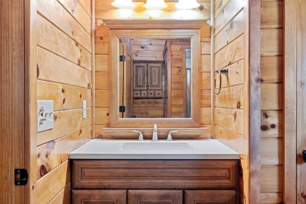 Misty Moonlight, Sleeps 4, Mountain Cabin Apartment Broken Bow Luaran gambar