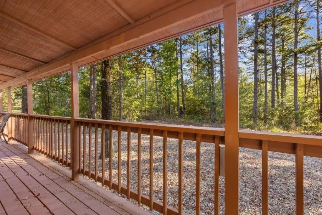 Misty Moonlight, Sleeps 4, Mountain Cabin Apartment Broken Bow Luaran gambar