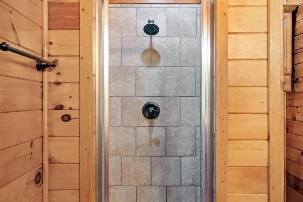 Misty Moonlight, Sleeps 4, Mountain Cabin Apartment Broken Bow Luaran gambar