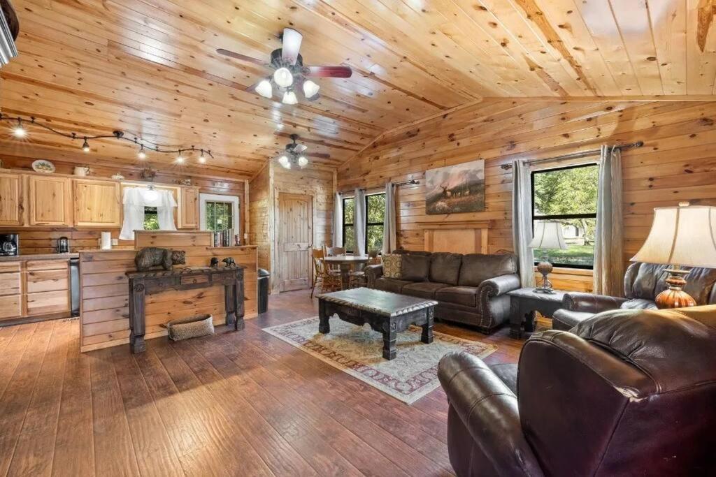 Misty Moonlight, Sleeps 4, Mountain Cabin Apartment Broken Bow Luaran gambar